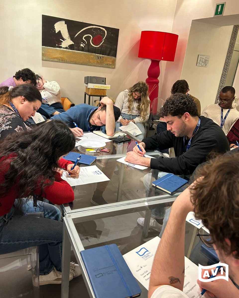 Amidst touring beautiful sites like the Pantheon and Piazza Navona ⛲️, our proud #CommonGround Ambassadors are also making time to learn and collaborate on ways to combat #antijewishhatred. 

On this day, they did a workshop on Building Meaningful #Allyships on Campus 🫱🏽‍🫲🏻