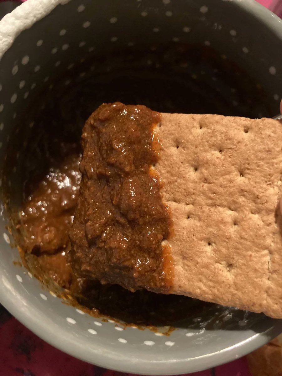 eatinerni's tweet image. Is Graham Crackers N&apos; Chili a thang?
#isthisathing