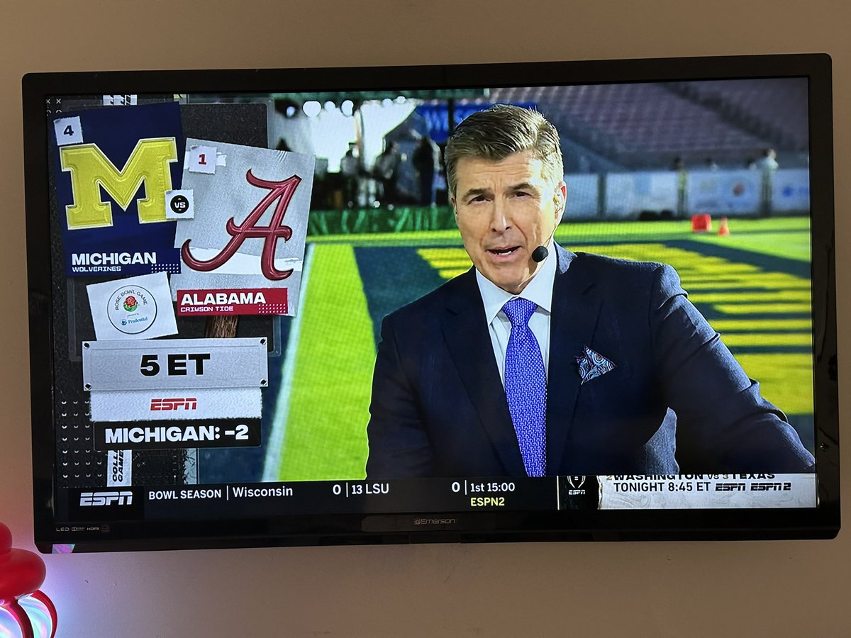 While watching <a href="/CollegeGameDay/">College GameDay</a> they just included this graphic behind Rece. Hmm, are they tipping their hand to who the winner will be? 🤔
#RollTide #CFBPlayoff <a href="/CollegeGameDay/">College GameDay</a> <a href="/ReceDavis/">Rece Davis</a> <a href="/KirkHerbstreit/">Kirk Herbstreit</a> <a href="/DesmondHoward/">Desmond Howard</a> <a href="/PatMcAfeeShow/">Pat McAfee</a>