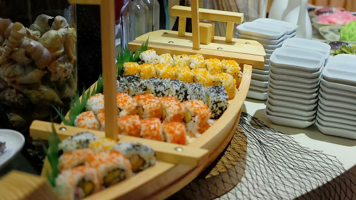 Boat of Canapes 
#boatfood #enfantterriblecomet #sailingtour #enfantterrible #charter #italy #mediterranean #sailingyatch #sailinglovers #sailintrip #barcaavela #romanticboat #chefabordo #yatch #food #mare #eolie #isoleeolie #boatlifestyle #glutenfree #veganfood #vegan