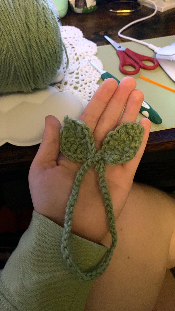 cosykens's tweet photo. my first crochet project done!! be nice pls 🫶🏼🌱 https://t.co/H2iOZsdvDU