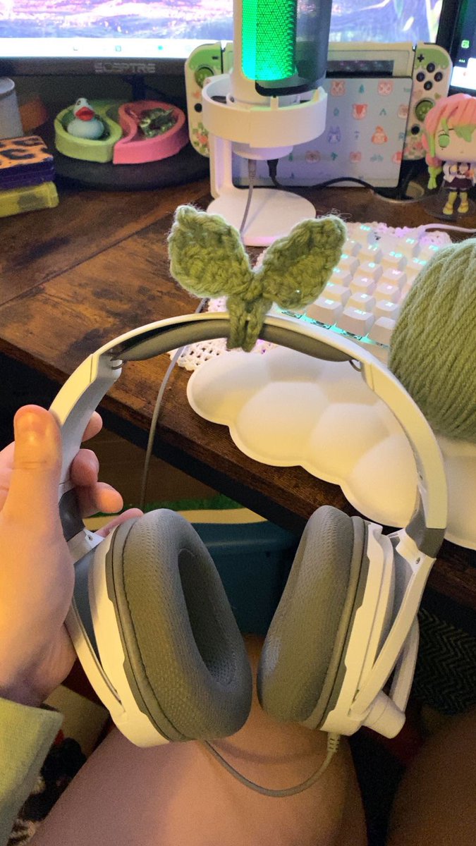 my first crochet project done!! be nice pls 🫶🏼🌱