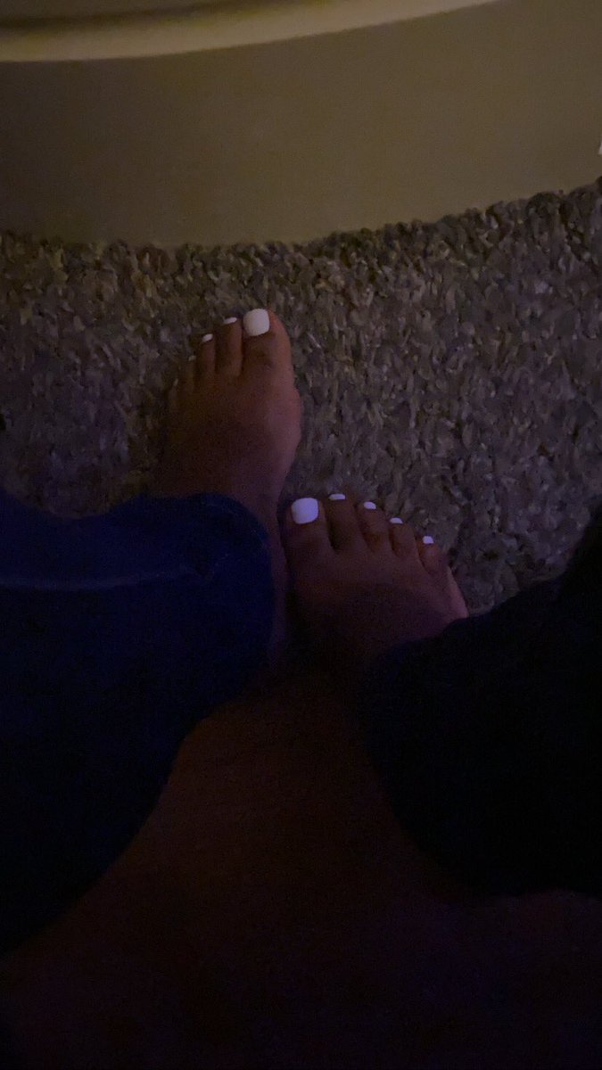 prettytoed's tweet photo. Been gone for a minute now I’m back at the jump off!! #2024 #prettyfeet #whitetoes #cashmeout #venmome #footpicsforsale https://t.co/cKAeFR6NHh