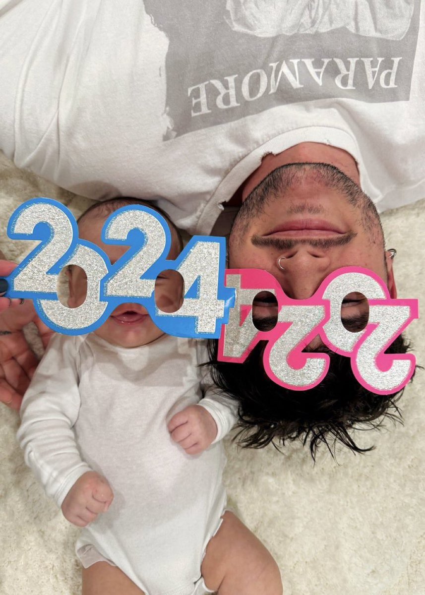 zo ✮。 ゚☾ ゚。★ tweet media