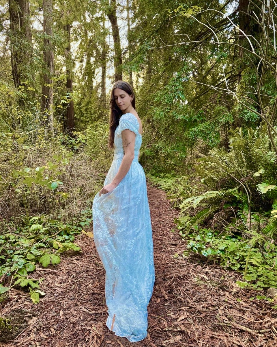 instagram's tweet photo. “What would happen if we viewed every obstacle in our lives as an invitation to love more?” 🦋❤️  —Willow Defebaugh  

https://t.co/eozA3CGD4i https://t.co/D4BcnXUrGT