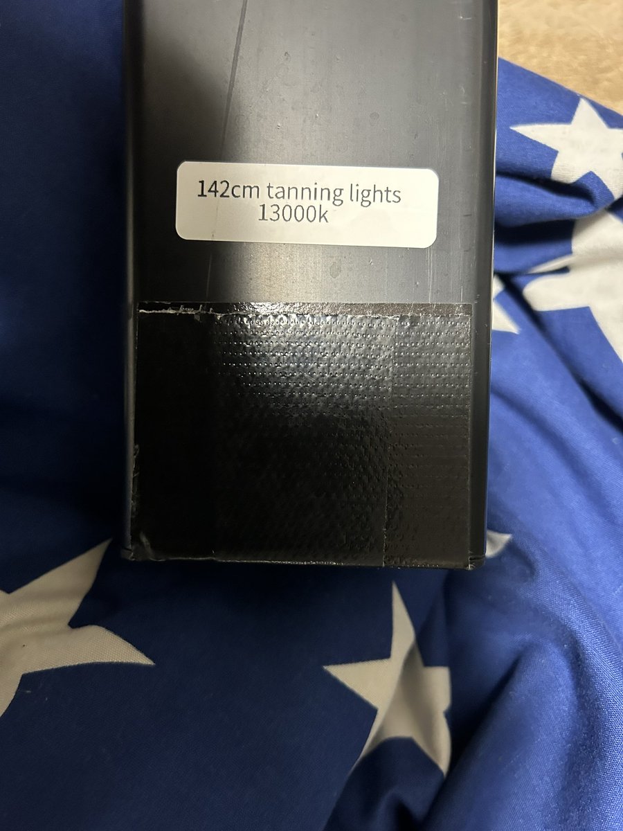 1500用でと以前に買いましたが今は使わない為出します！

紅龍用テンニングライト（水中）（ブンキャオさん）
1500用です。
定価19000円くらいですが15000円と考えてます！
新品未開封です！

拡散宜しくお願いします🙇‍♂️