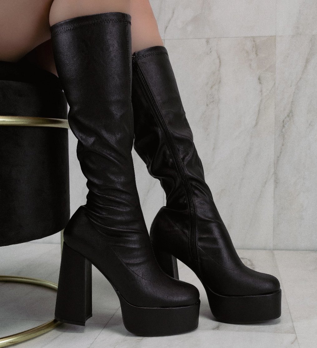 𝘓𝘢𝘶𝘳𝘢 tweet media