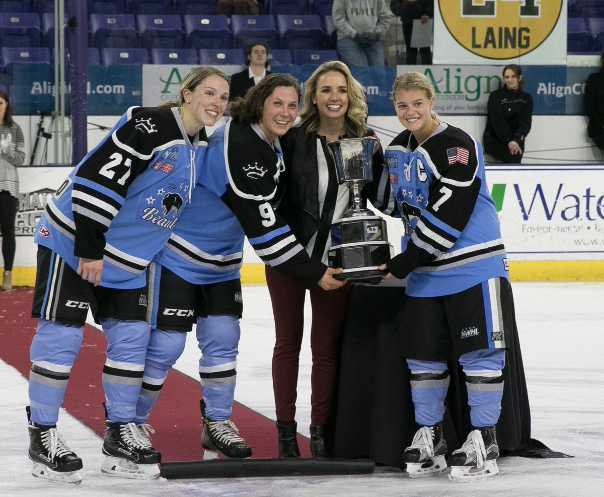 _MelissaBurgess's tweet photo. As the #PWHL opens its inaugural season, let’s take a minute to appreciate the professional women’s hockey that came before.

This moment wouldn’t be possible without the CWHL, NWHL/PHF &amp; PWHPA, and all of the players &amp; staff along the way. https://t.co/odd2RCiAin