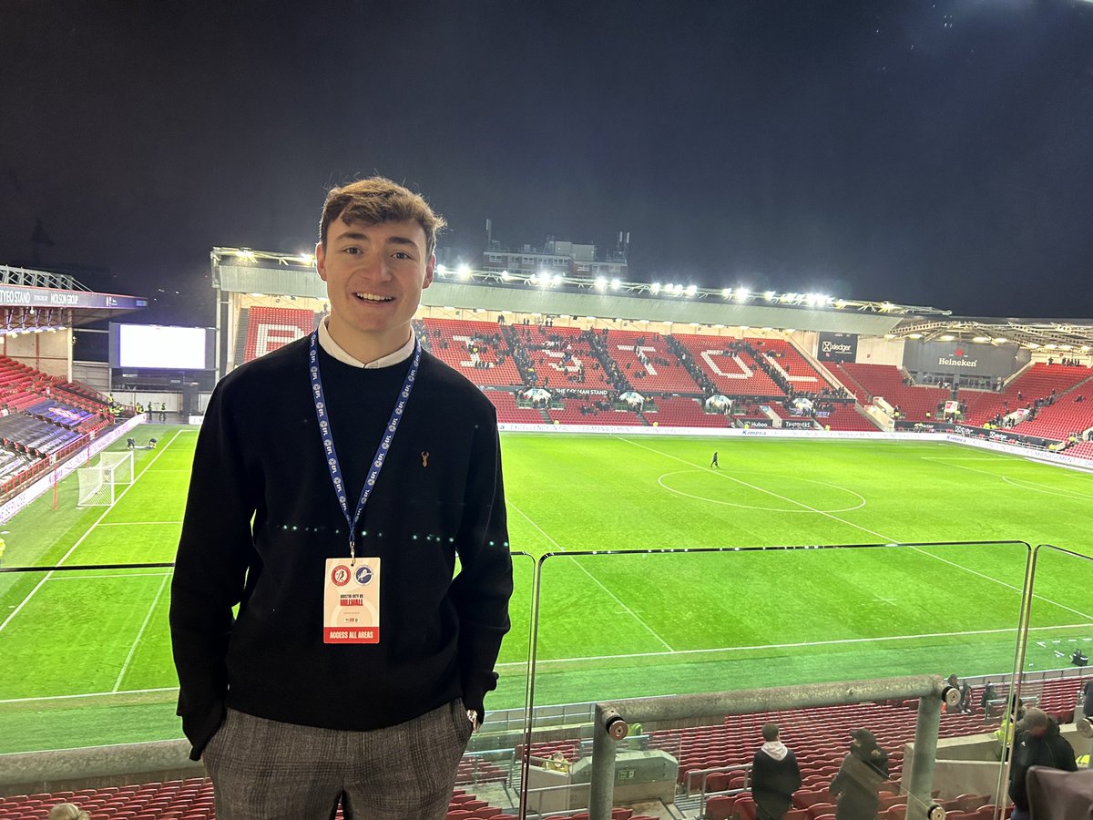 Unbelievable experience today at Bristol City shadowing Bristol City comms team @TobyOsborne1 and @alex_duffell 🤝

Massive thank you @tobyosborne1 for making the day possible, hopefully I’ll be back at Ashton Gate soon.

#Sportsjournalism