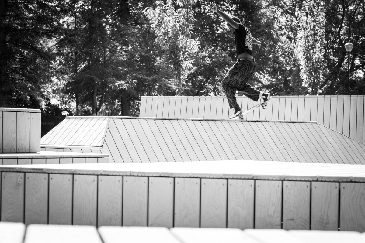 PoziomPhoto's tweet photo. Skate photography 2023.
Happy New Year! https://t.co/4dQEo5ru2m