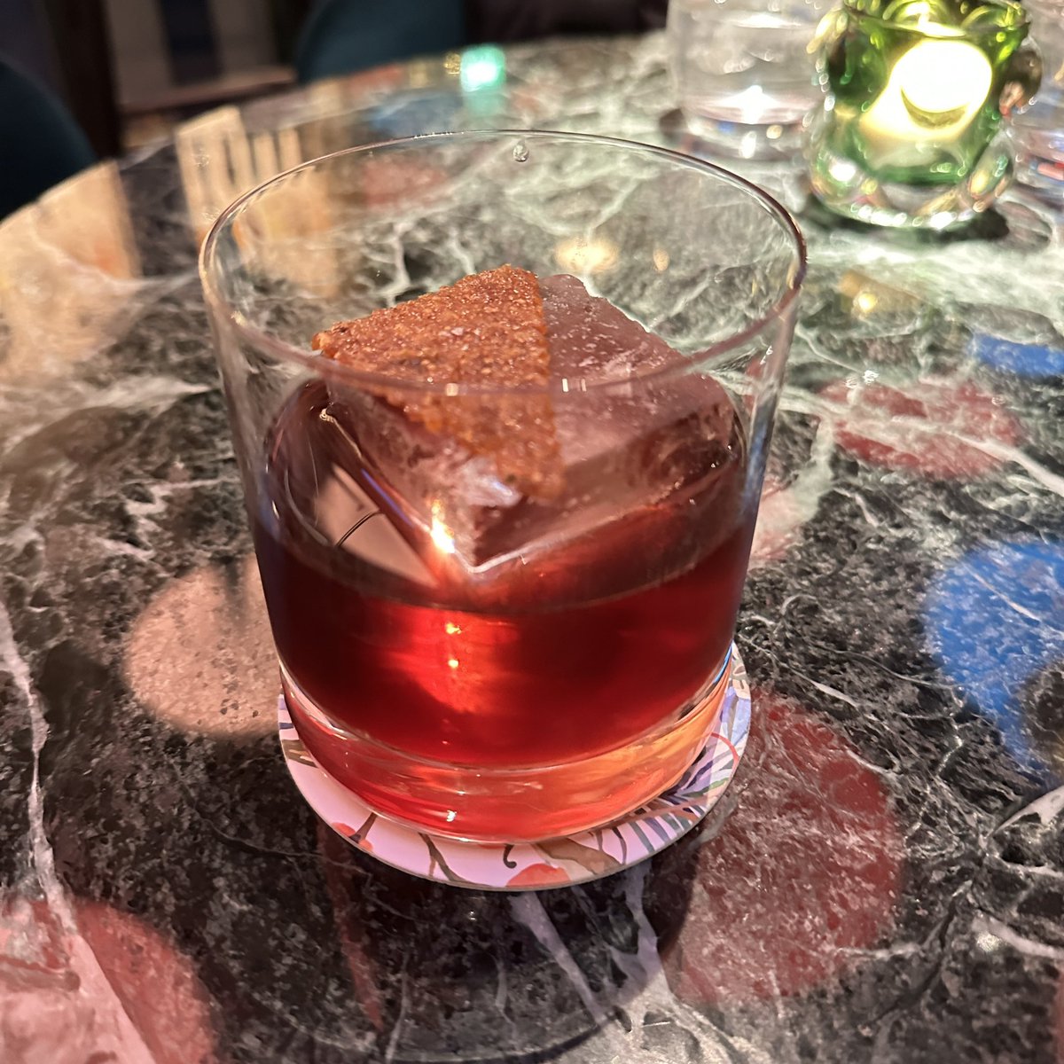RobiMangia's tweet image. Evening tipple 🥃 at Botree Bar in #Marylebone. The mulled wine reduction is really nice add in this festive Negroni variation. Ample 60s vibes to boot! 🕺🏻 🪩 
#london #foodie #travel