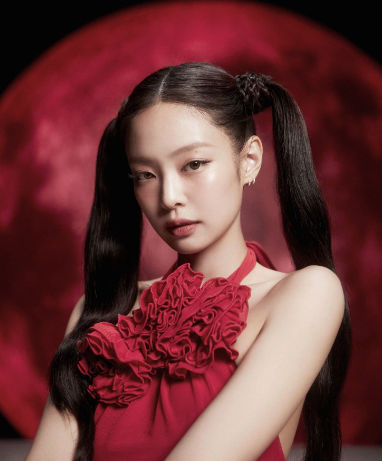 AboutMusicYT's tweet photo. BLACKPINK's Jennie is the first female kpop soloist to reach 30 MILLION Monthly Listeners. https://t.co/kKAUujAf4s