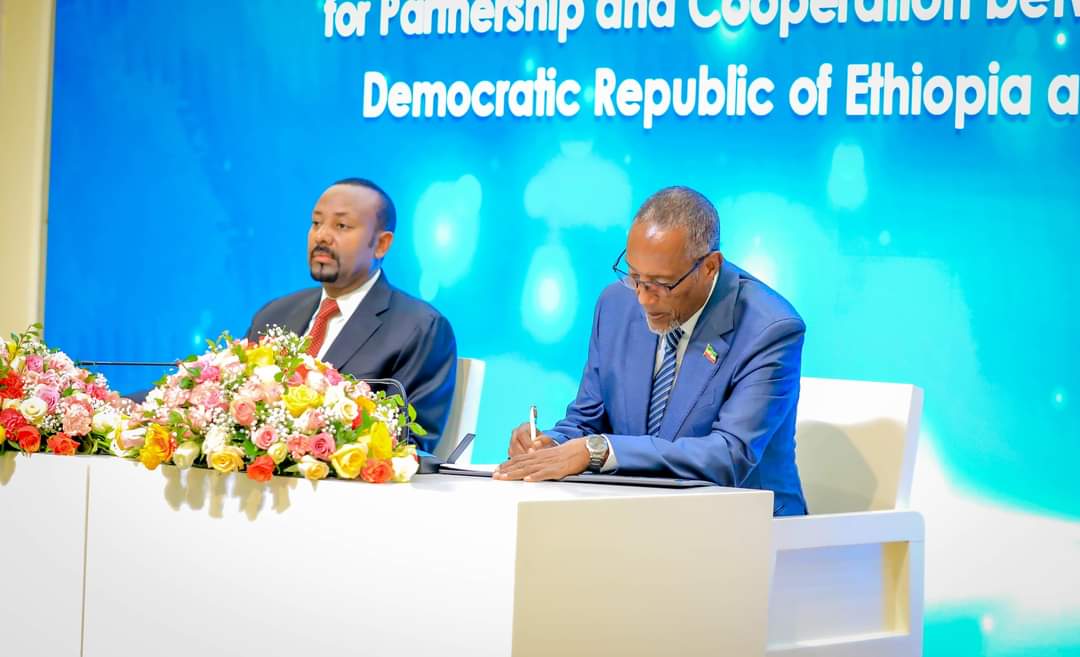 SLNTV's tweet photo. #Somaliland and #Ethiopia have signed a Memorandum of Understanding, facilitating Ethiopia's access to the Red Sea. The agreement aims to enhance political, economic, and security cooperation between the two nations. https://t.co/JfLMagzYZh