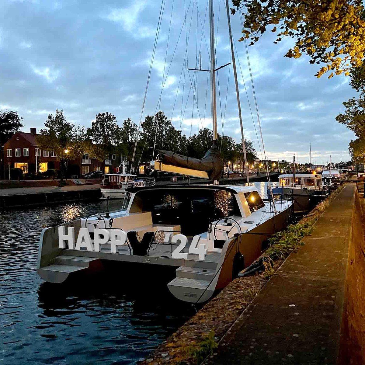 Happy new year from all of us at Vaan. #sailtheplanet