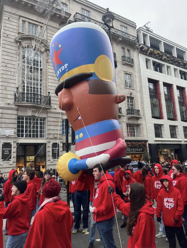 LiLee2050's tweet photo. Today's parade was great. https://t.co/nEq3d8Ymhp