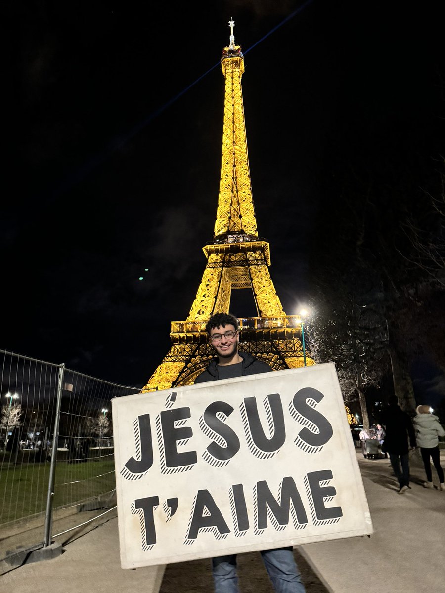 Je vous souhaite une bonne année, une chose à retenir : Jésus t’aime ❤️