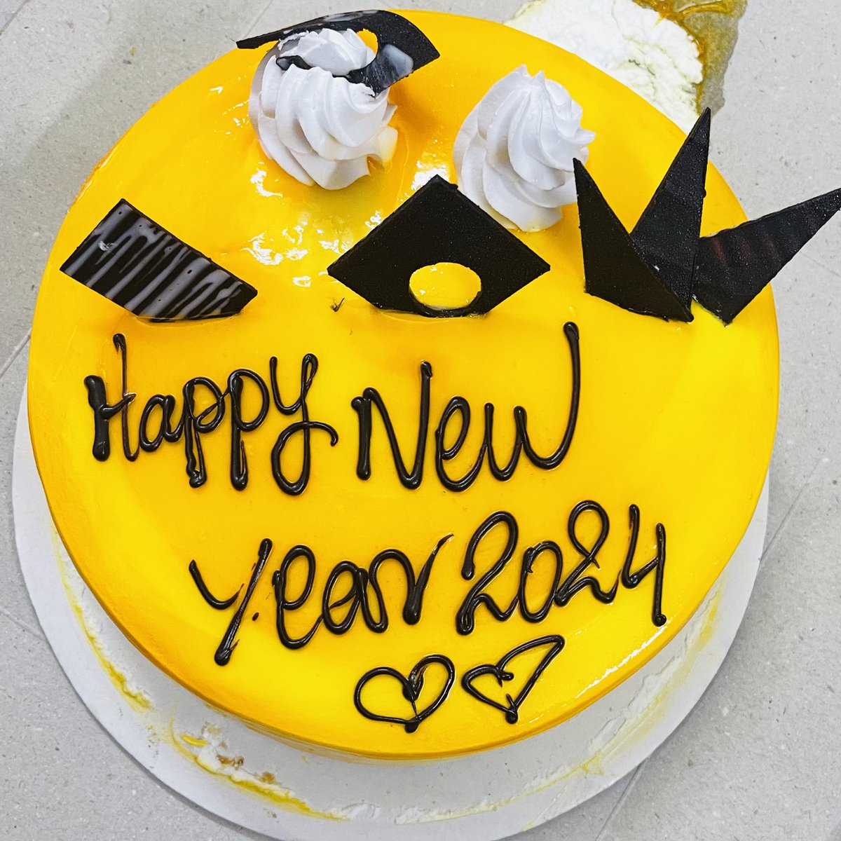 Crazyliba's tweet photo. As the New Year approaches us with hopes anew, here is to wishing you and your family a wonderful year ahead. Happy New Year 2024🎉🎊 #HappyNewYear2024 https://t.co/5nkjgxO46a