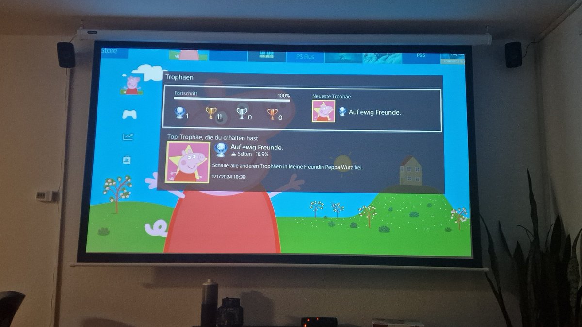 Meine Kleine hat gerade ihre erste Platin Trophäe erspielt. 💪👸
<a href="/PlayStationDE/">PlayStationDE</a> #PeppaWutz