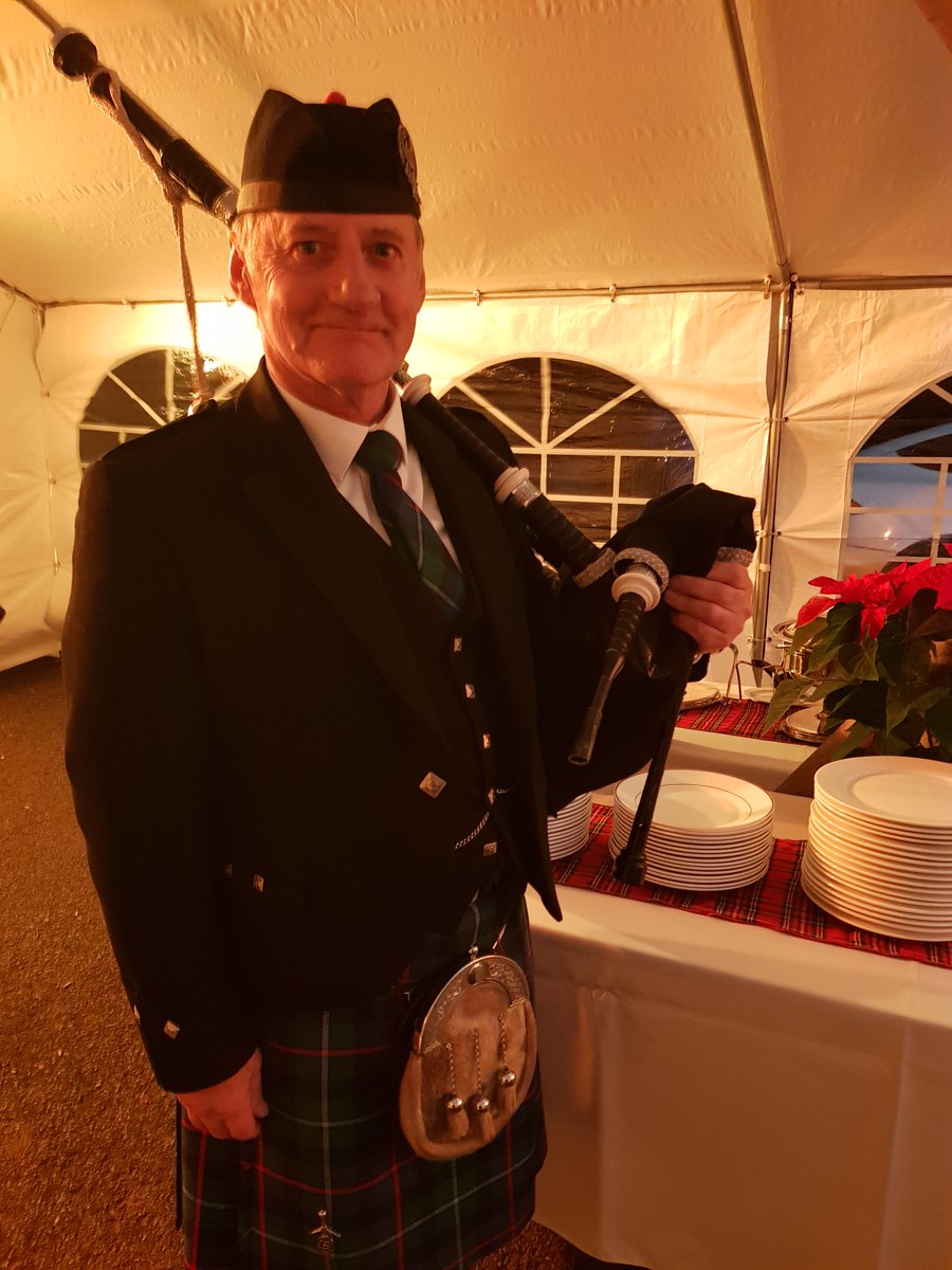 #Hogmanay event #NYE, #BurnsSupper format @ #MichaelstonYFedw nr #Newport🙂
Playing as guests arrived. Haggis entry to 'A Man's A Man for A' That' for the 'Address. 'Auld Lang Syne' & out to rapturous 'Scotland the Brave'🙂
#BagpiperSouthWales #Bagpipes #CefnMabley #StMellons