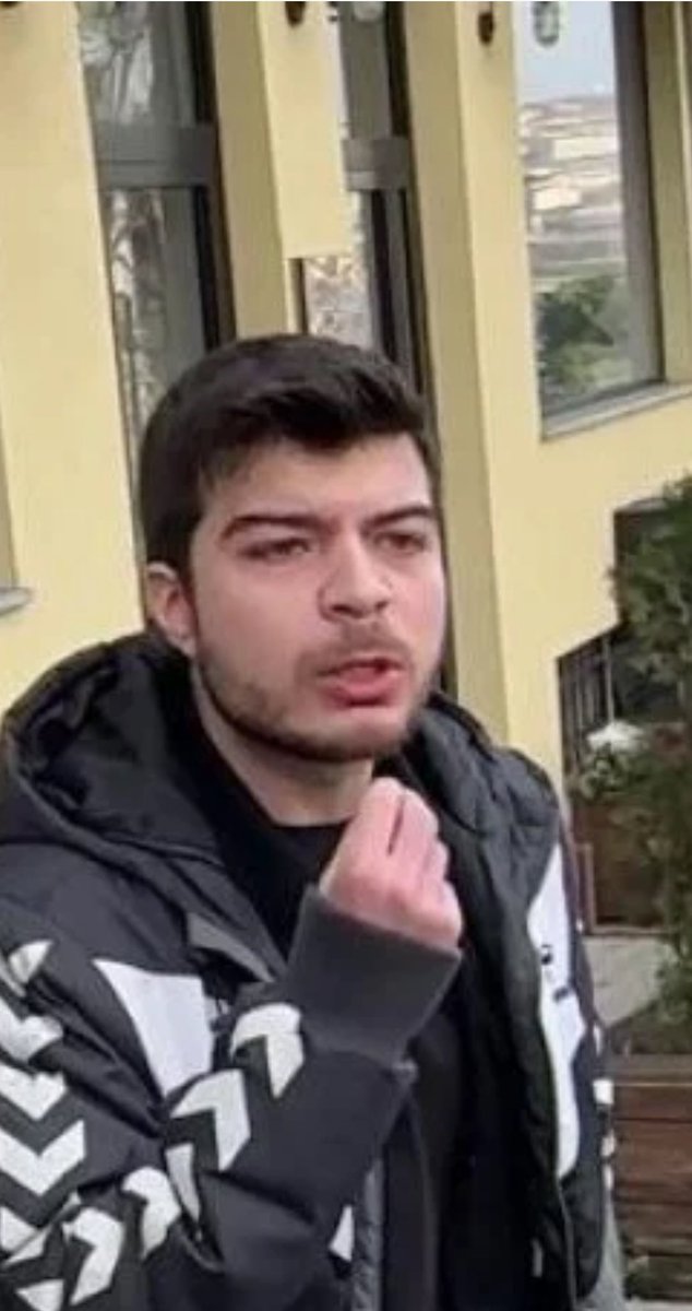 fatihtezcan's tweet photo. BUYRUN! “Arapçılık yapmayın Türk olun ulan” diyerek Şehitlere rahmet Filistin’e destek mitinginden çıkan vatandaşımızın burnunu kıran Ege Akersoy’un X hesabı kapatılmış ama bizden kaçmaz!
1 Türkçe twiti yok! + Apple’ın Kurucusu da Peygambermiş!
Sabatayist &amp; Siyonist Dayanışması! https://t.co/daCjBtyRC1