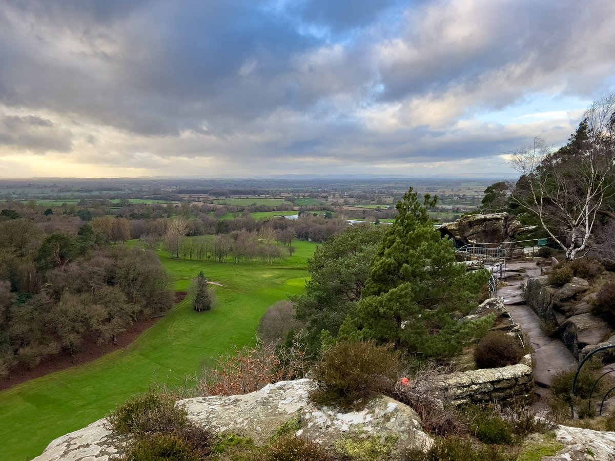 A few more pictures from Hawkstone Follies.
Can’t wait for spring to go back and spend longer exploring and less time trudging through mud.

Glad I took my torch 🔦