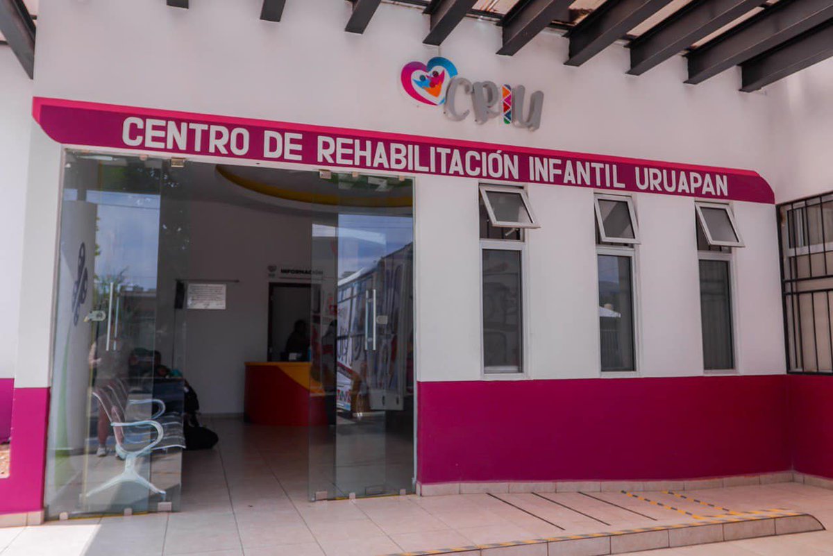 YadiraRMora's tweet photo. Con más de 80 caravanas de salud en colonias y comunidades, estamos comprometidos con el bienestar. ¡Pronto inauguraremos el Centro de Diagnóstico Integral de la Mujer (#CEDIM), consolidando nuestro compromiso con la salud integral de la comunidad uruapense! 🌟
🧵1/2
⬇️ https://t.co/BsPNCcEP8q