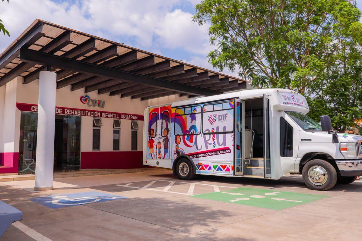 YadiraRMora's tweet photo. Con más de 80 caravanas de salud en colonias y comunidades, estamos comprometidos con el bienestar. ¡Pronto inauguraremos el Centro de Diagnóstico Integral de la Mujer (#CEDIM), consolidando nuestro compromiso con la salud integral de la comunidad uruapense! 🌟
🧵1/2
⬇️ https://t.co/BsPNCcEP8q
