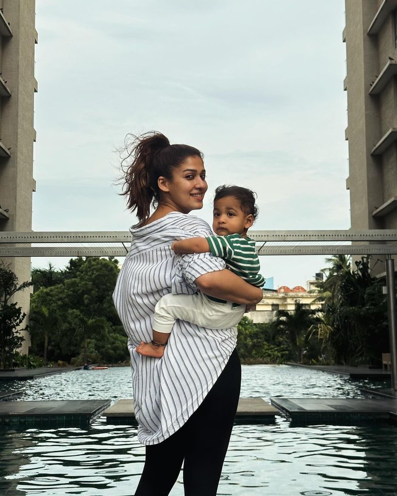 nayantharaTeam's tweet photo. Ayooo they are so cute 😍😍🥺🥺🥺 ❤! 

Our #Rathamaarey family is all love and love only 😉❤

#Nayanthara #VigneshShivan #UyirUlag #WikkiNayan https://t.co/F5jYtLs1cy