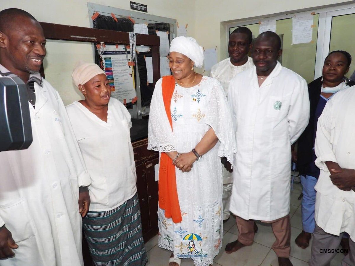 C’est désormais devenu une tradition pour le <a href="/MSDS_Mali/">Ministère de la Santé et du Développement Social</a> de faire la ronde des airs de santé à la veille du nouvel an. C’est ainsi qu’en 31 décembre 2023,  le Colonel Assa Badiallo Touré, à  la tête d’une forte délégation composée de membres du cabinet, de directeurs nationaux 1/3