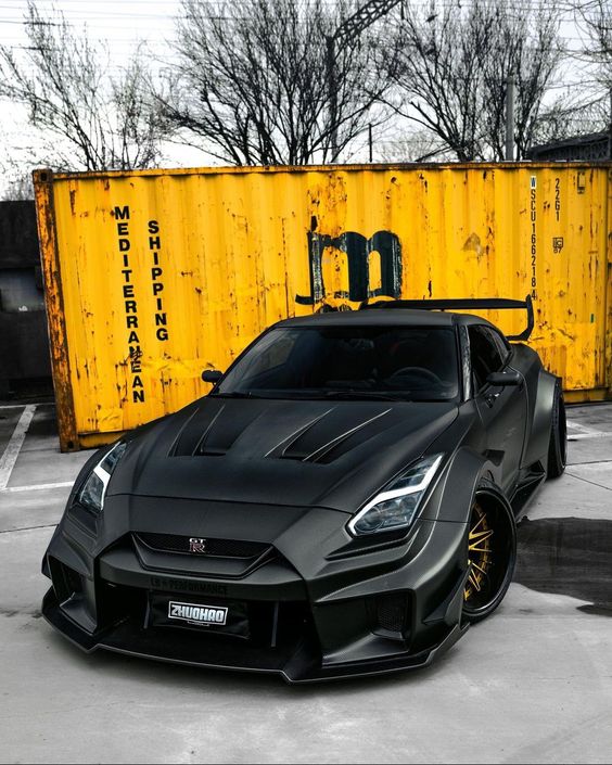 UpRevAutomotive's tweet photo. Is the R-35 is the best GTR? 🤔 https://t.co/gRO1XQsMHs