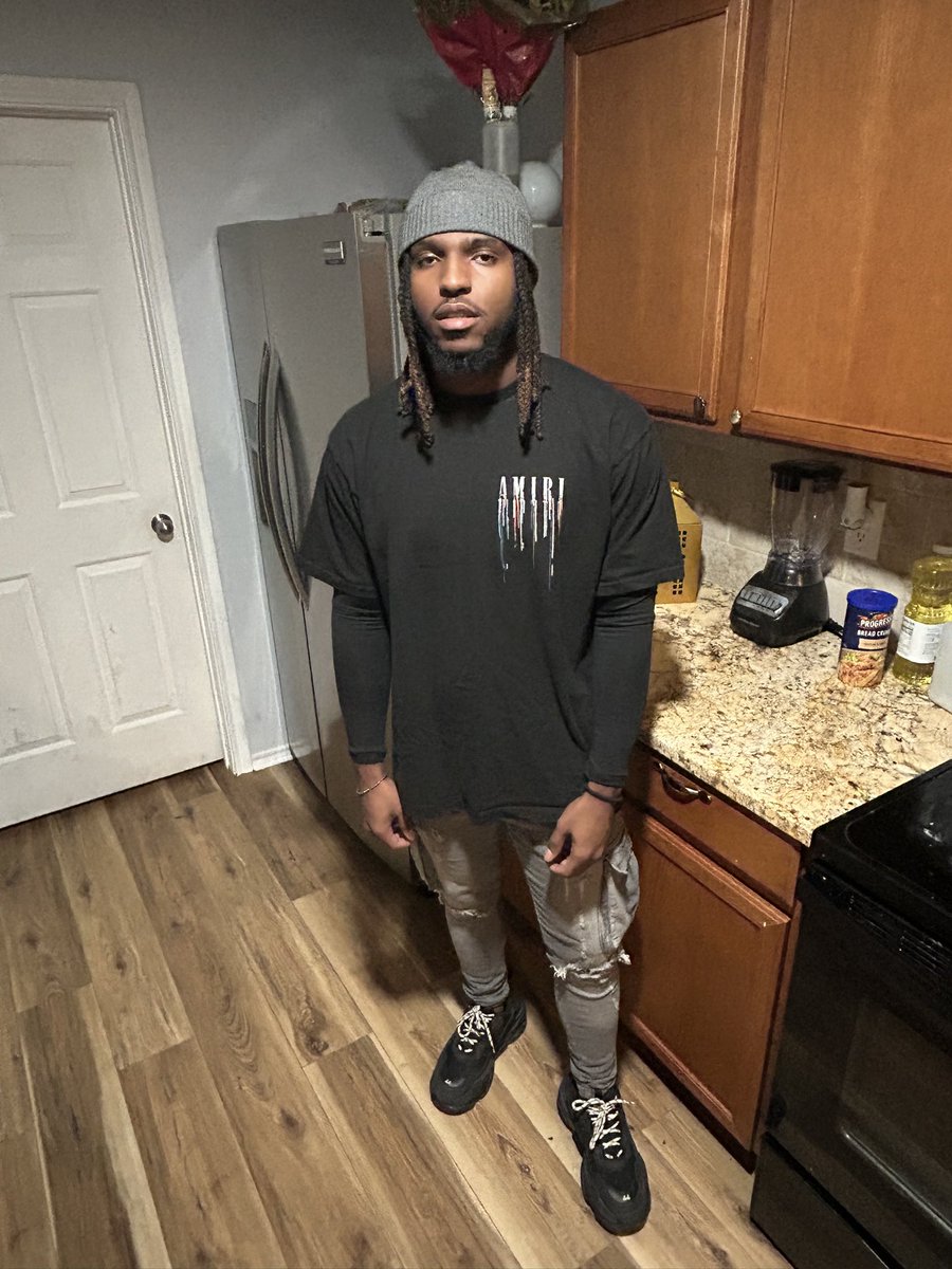 k2pz__'s tweet photo. 2️⃣4️⃣🔒 https://t.co/fRiokskdjM
