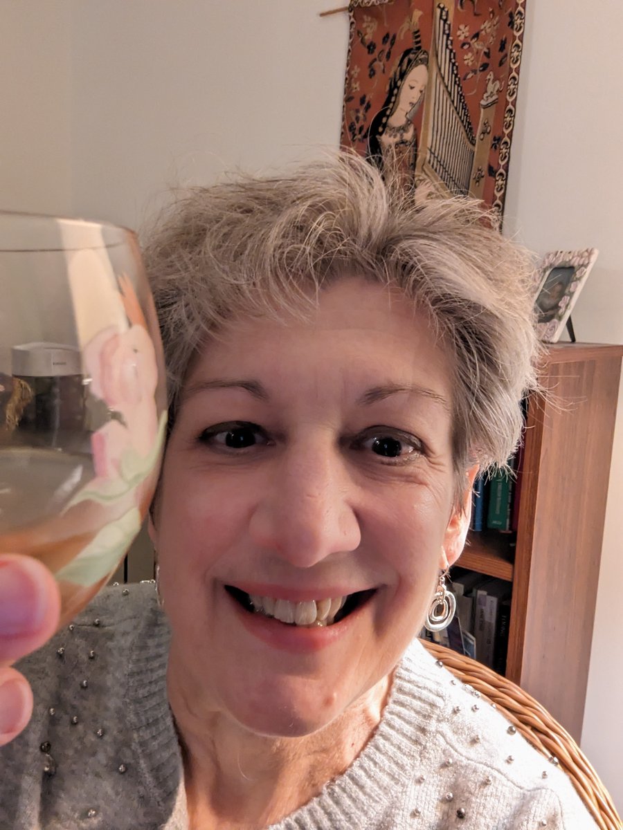 eampno's tweet image. CPR/First Aid, valuable anytime, also to create swim class for singers. Grateful to combine passions of swim, singing, accompanying. Let's all soar in 2024! Happy New year!🩷🎉