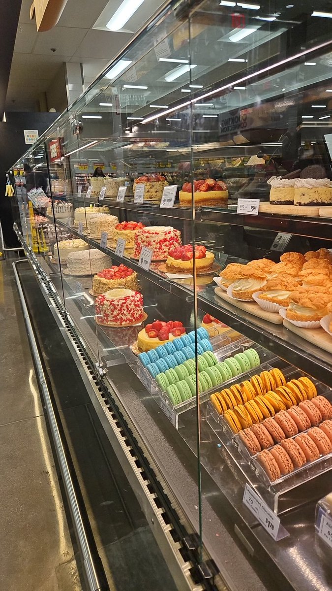 barely_makin_it's tweet image. فعاليات كثير..يوم ميلاد..رأس السنة
الإجازة هذي حلوة الحمد لله
كل عام وانتم بخير!!!