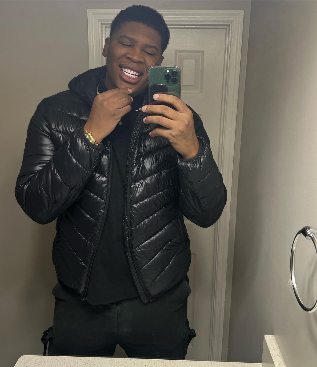 highlife_ricoX's tweet photo. Happy New Year🎉🥳 Be kind, respectful &amp; fuck all year😈 https://t.co/Hj36iCFz4Y