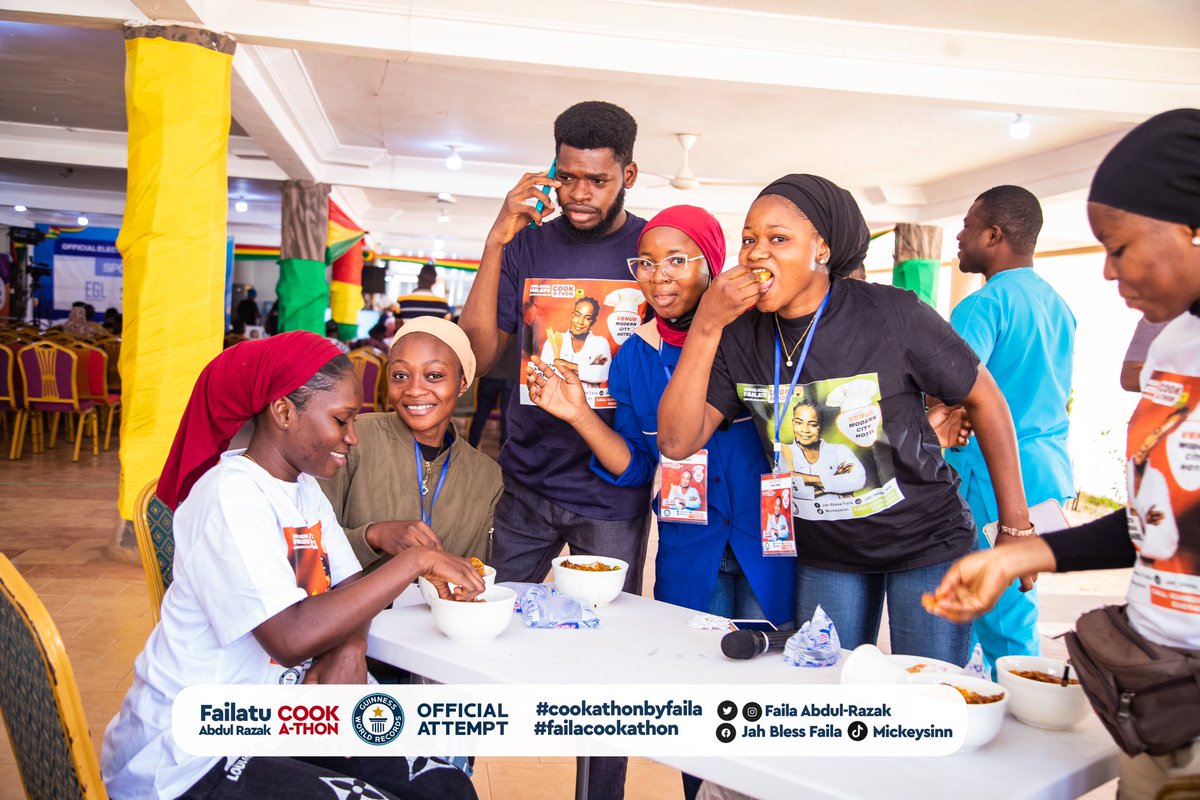 FailaAbdulRazak's tweet image. Seeing everyone enjoy the dishes warms my heart. Food and love truly brought us together. I'm already excited about the next few days. #FAILACOOKATHON #cookathonbyfaila #guinnessworldrecords