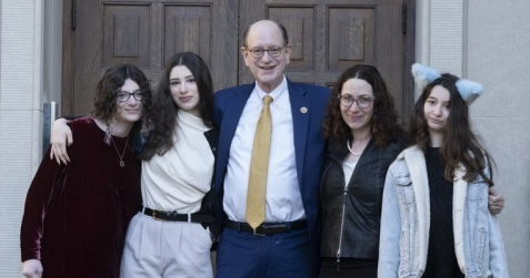 BradSherman's tweet photo. #HappyNewYear! 

Wishing you and your loved ones a happy, healthy and peaceful 2024! https://t.co/jLdaNbE3tA