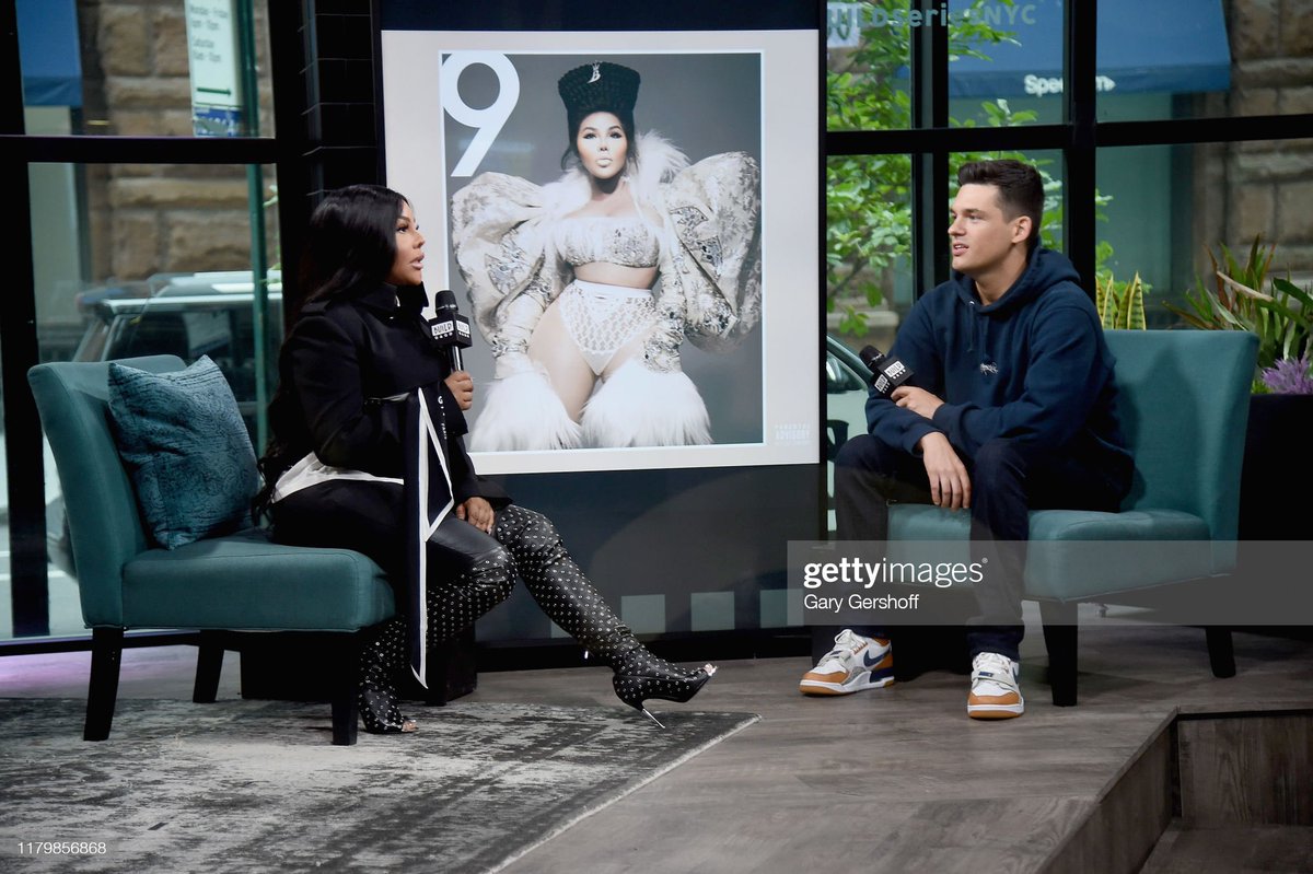 Lil’ Kim interviewed by @KevanKenney during her press run for ‘9’ #HipHop50 Side note: if anyone can come close to filling Carson Dalys shoes for a TRL reboot it’s be Kevan, his respect & knowledge for artists is 🧑‍🍳💋
