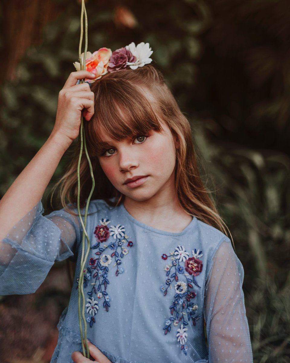 Mom. Wife. Vet. Miss the mean tweets. Igitur qui desiderat pacem præparet bellum. Sericum Delenda Est.