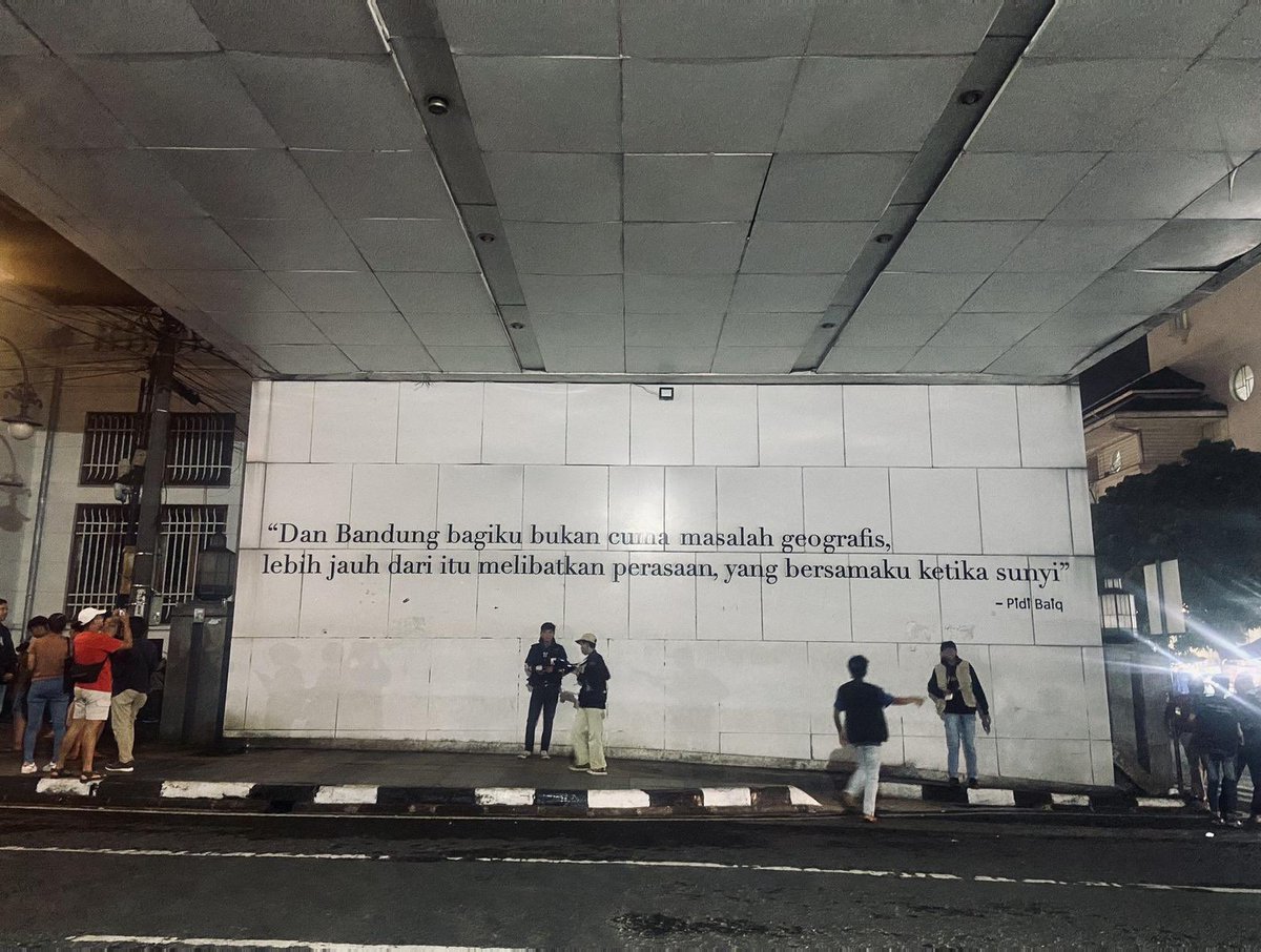 ariyuliando's tweet photo. See U Bandung 
Menyisakan jejak kenangan 👣 https://t.co/s1whN8davH