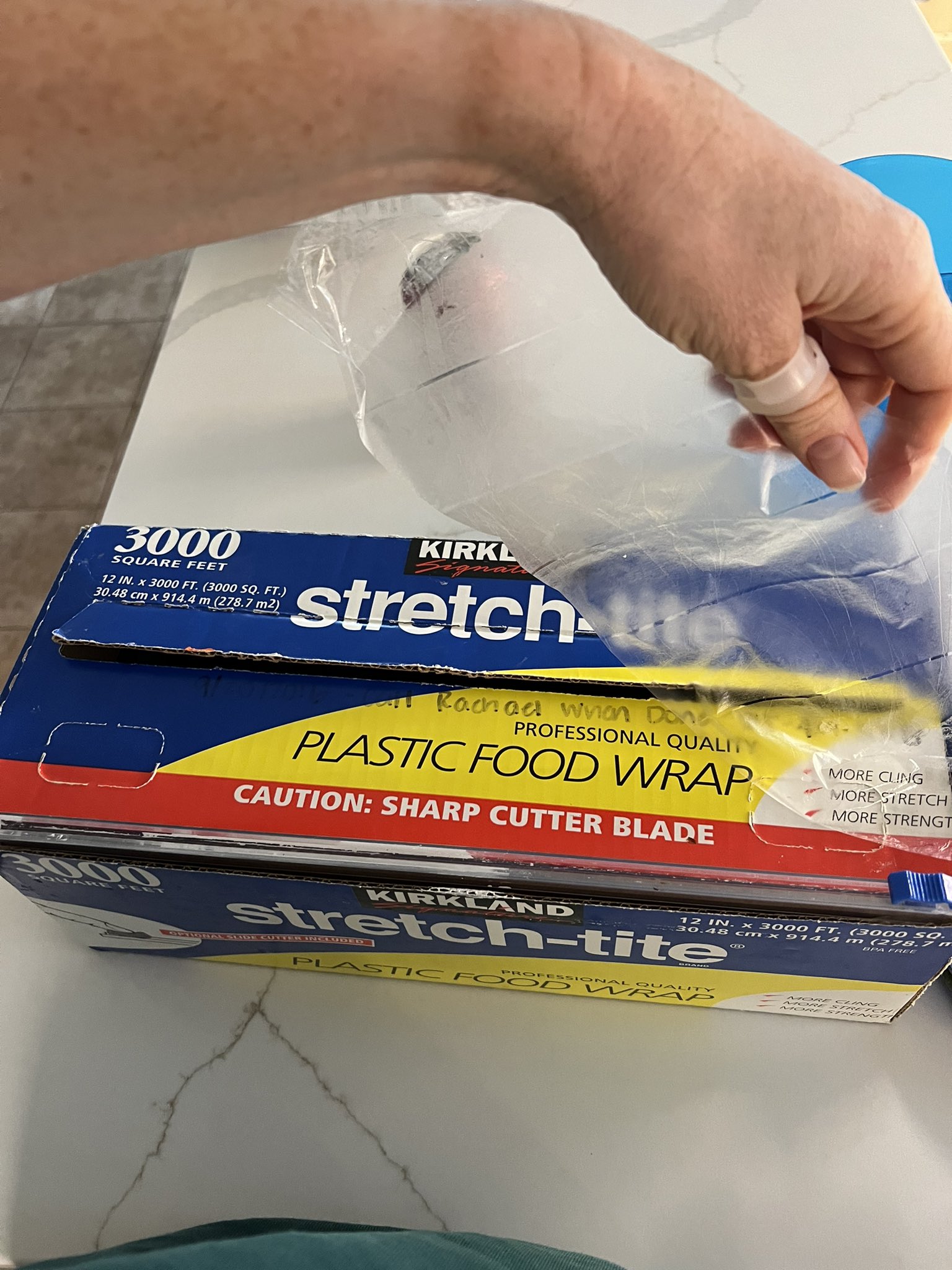  Kirkland Signature Plastic Food Wrap, 12 Inch x 3,000 Foot :  Health & Household