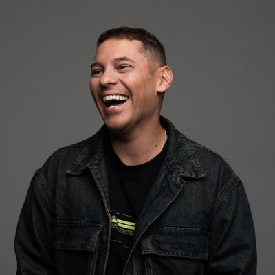 Deixo um sorriso para 2023!

Sou grato pelo carinho e apoio de vocês, e isso é a razão pela qual continuo me esforçando todos os dias! 

Desejo a vocês tudo de melhor para 2024!