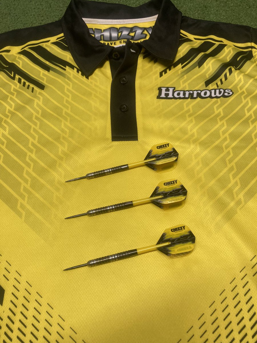 TheKitmanUK's tweet photo. Bit of practice with my @ChizzyChisnall shirt and darts before the big one tonight! 👕🎯
Good luck Chizzy! 🙏🏻
#TheKitman 👕
#TeamChizzy #LoveTheDarts #Darts #WCDarts https://t.co/IeJdLDXhW1