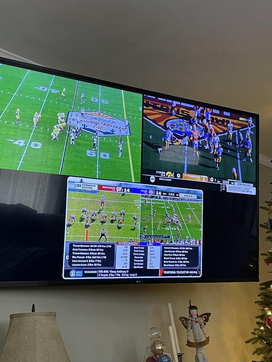 Shoutout #Youtubetv for allowing this beautiful setup for bowl season 😍🤩
@PrimetimeProds 

#viewsfromtheoffice 

#vrbofiestabowl
#cheezitcitrusbowl
#reliaquestbowl