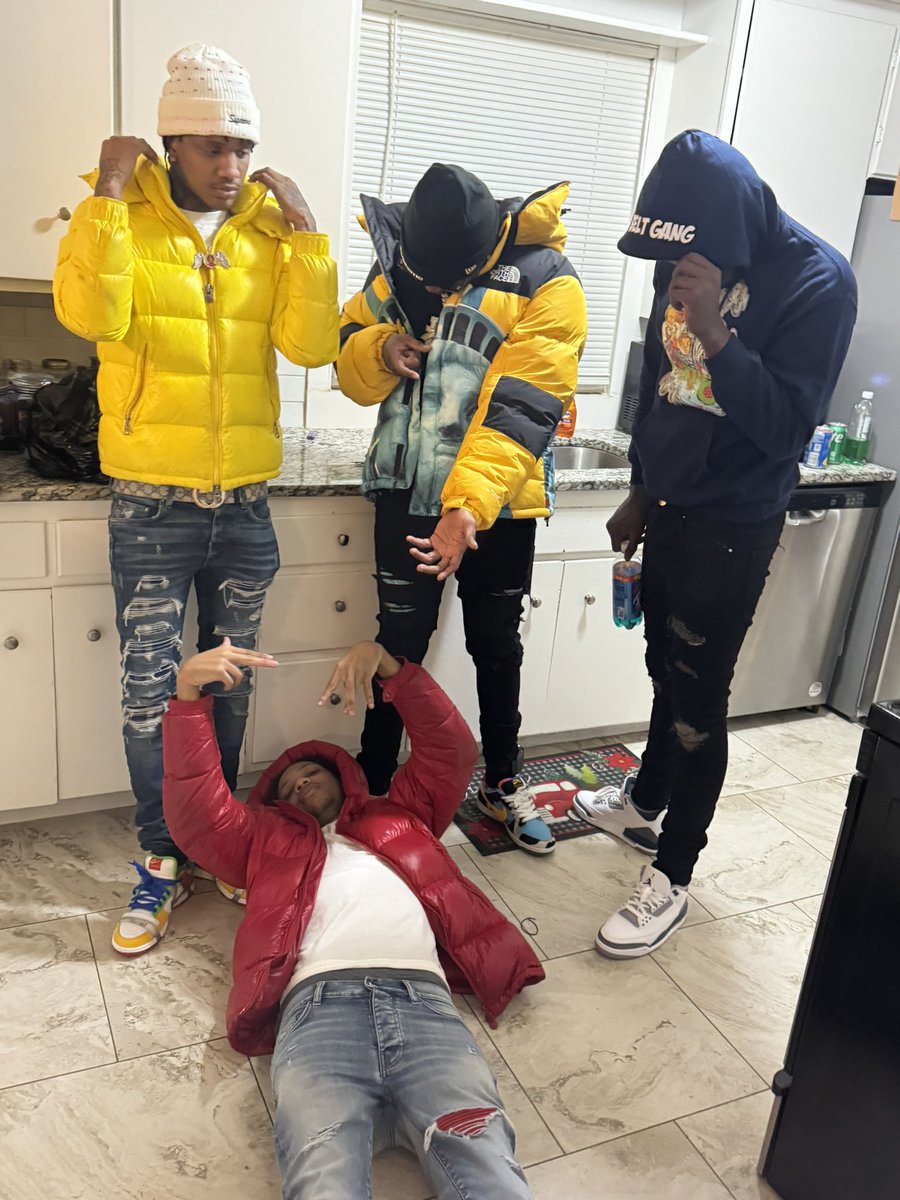 RealRichIzzo's tweet photo. THIS MY YEAR GET OUT MY WAY #RIPJUMPOUT https://t.co/wJlI1FGGl8