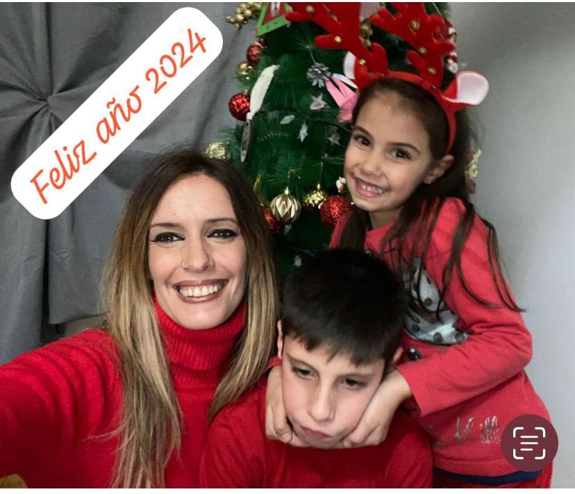Les  nostres famílies / Nuestras familias ♥️

Gure <a href="/ctnnb1_espana/">Asociación Ctnnb1 España</a> 🧬 😊

Bones festes / Feliz Año 🎊 2024 

Som <a href="/FEDER_ONG/">FEDER | Enfermedades Raras</a> .