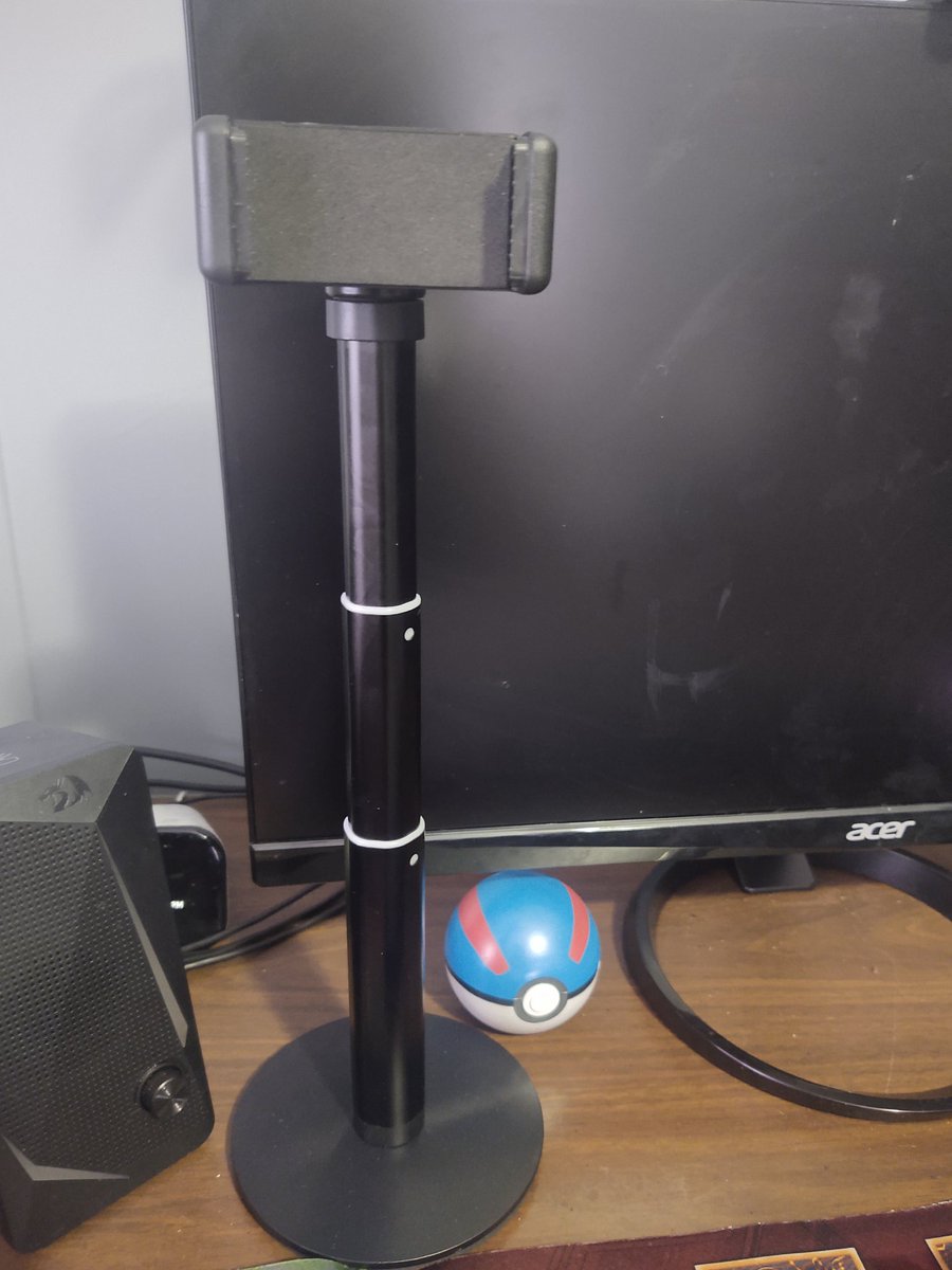 ph4ntumITN's tweet photo. I'm a bit late posting this. I took part in the Secret Santa exchange hosted by @ThroneExchange in December. I loved the opportunity to be able to get a gift for someone for the holidays. Here is the gift that I received in the exchange. Perfect for reading chat during stream. https://t.co/zoNEwl81Q1