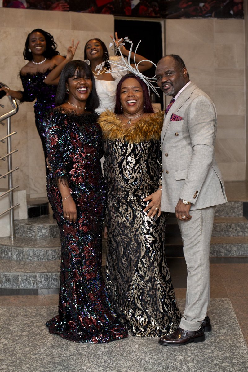 jemidamina's tweet image. Sorry, 2023, I can’t hear you over the sound of my fabulousness. Hello #2024 ✨