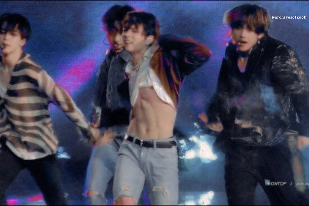archivesofkook's tweet photo. 180510 jeon jungkook, and his six pack abs. https://t.co/OWoLRBWInO