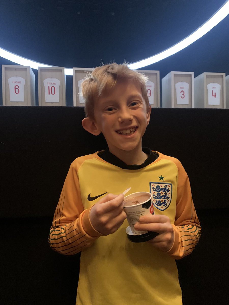 Ella Frost tweet media