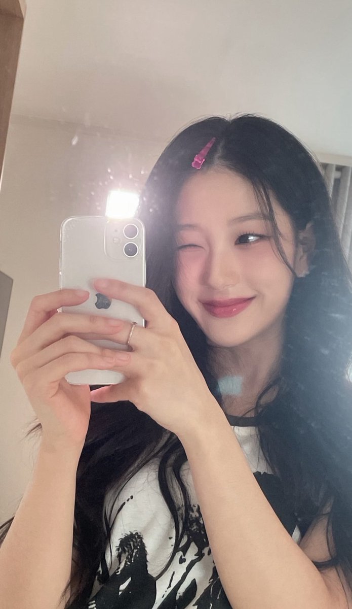 v1rtual_twt's tweet photo. [🐼] 

Guys!! Finally, the repackage that I’ve been working on has been released! 
What was your favourite song on the album? 

Thank you so much for your support and I can’t wait to share more music with you this year as V1RTUAL 🩷🩷

#LOUISE #FROMLOUISE
#V1RTUAL https://t.co/v1LI0xrMaS
